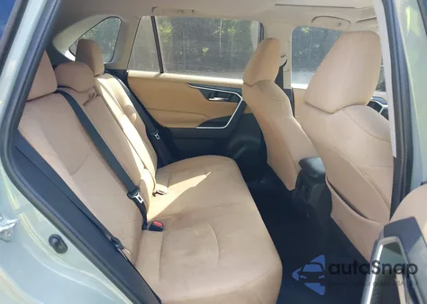 2020 Toyota Rav4 Xle z USA, uszkodzony, nr VIN 2T3W1RFV4LW065674